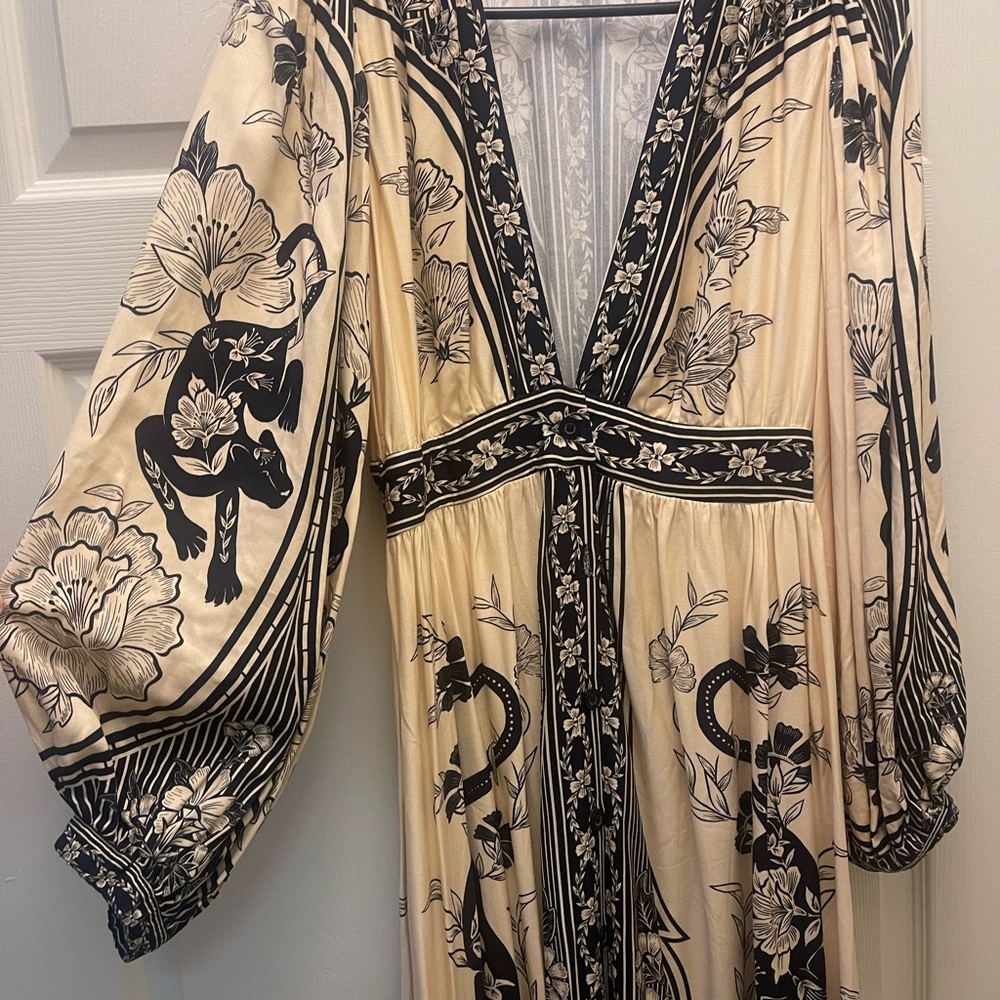 FARM RIO Elegant Black and Cream Floral Dress - Picture 4 of 8